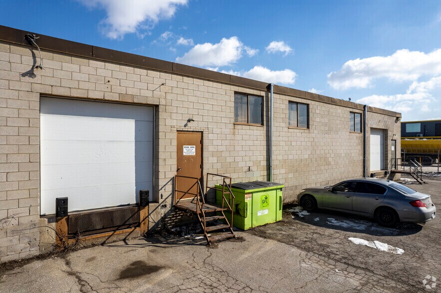 More Photos Of 119-121 Toryork Dr, Toronto Warehouse For Lease