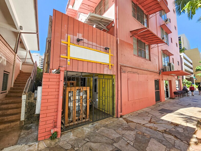 More Photos Of 151 Uluniu Ave, Honolulu Hotel For Lease