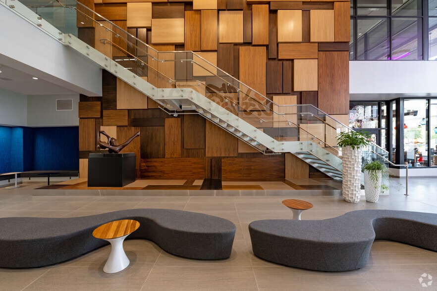 More Photos Of 250 Monroe Ave NW, Grand Rapids Office For Lease