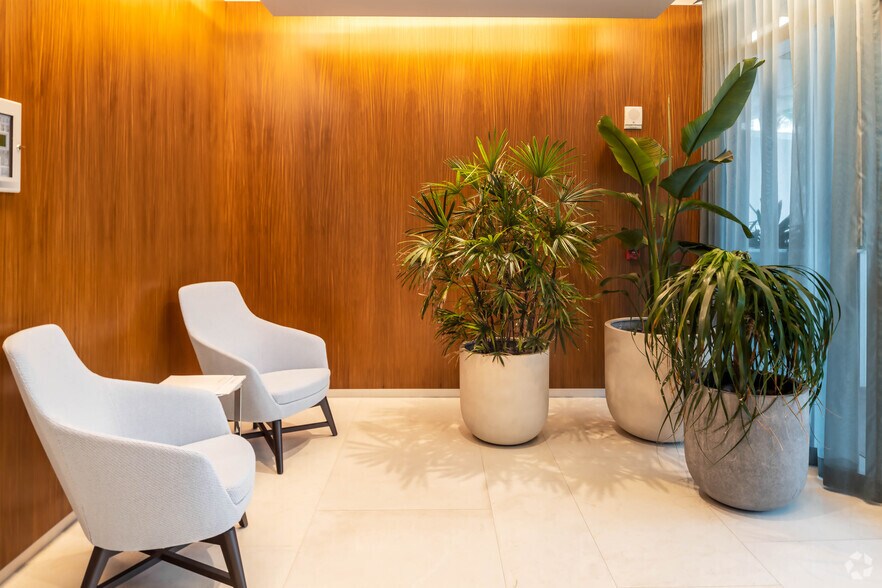 More Photos Of 16690 Collins Ave, Sunny Isles Beach Office For Lease