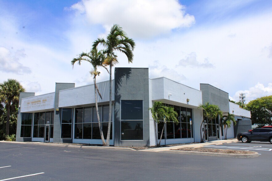 Primary Photo Of 275 Airport Pulling Rd N, Naples Showroom For Lease