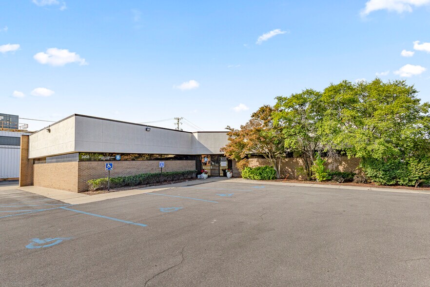 More Photos Of 24825 Michigan Ave, Dearborn Office For Lease