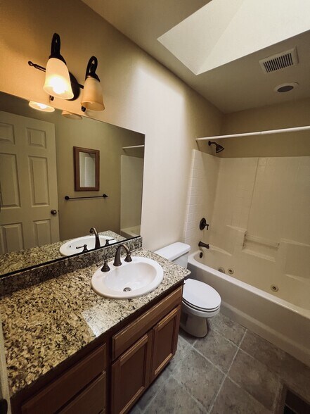 More Photos Of 5109 Smith Rd, Mariposa Office For Sale