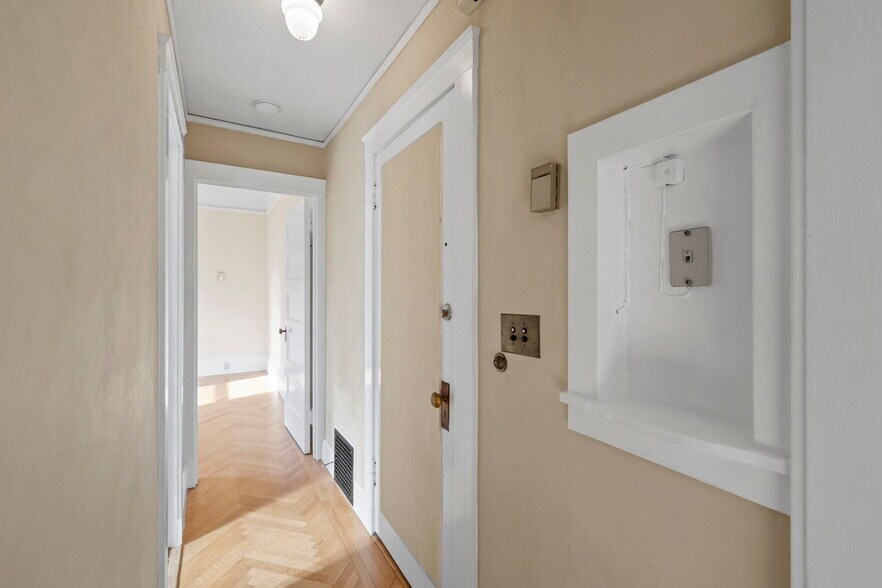 More Photos Of 2 Hugo St, San Francisco Apartments For Sale