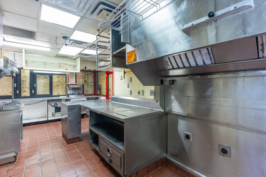 More Photos Of 2901 Candlers Mountain Rd, Lynchburg Fast Food For Sale