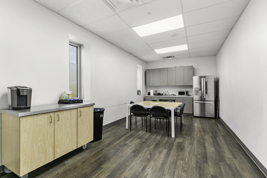 More Photos Of 19711 Stuebner Airline Rd, Spring Medical For Sale