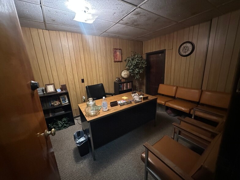 More Photos Of 2245 E Riverside Dr, Indianapolis Religious Facility For Sale