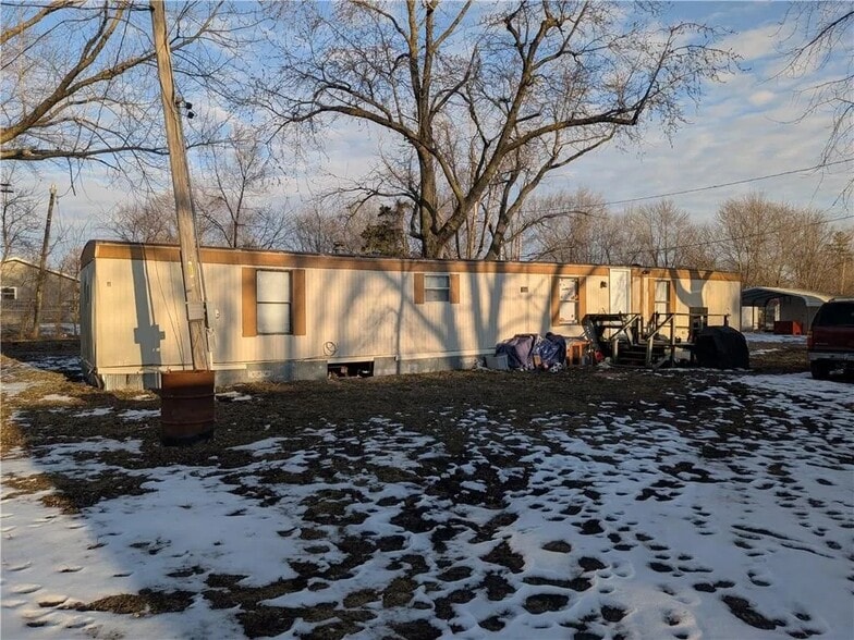 More Photos Of 812 Elm St, Henrietta Manufactured Housing Mobile Home Park For Sale