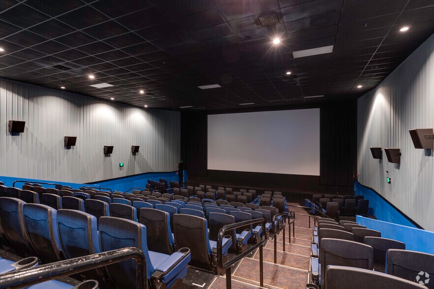 More Photos Of 4345 W New Haven Ave, Melbourne Movie Theatre For Sale