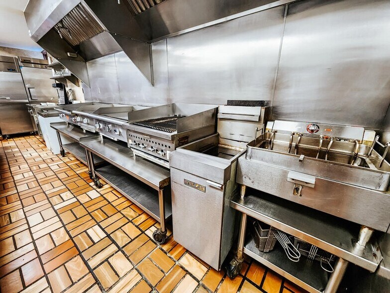 More Photos Of 75 W Carleton Rd, Hillsdale Restaurant For Sale