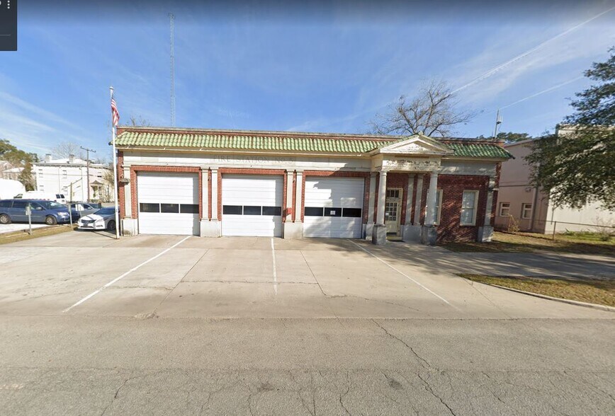 Primary Photo Of 6 W Henry St, Savannah Freestanding For Sale