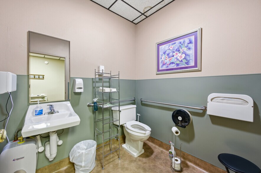More Photos Of 1061 E Main St, Grass Valley Medical For Sale