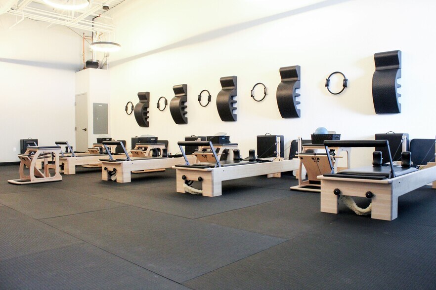 More Photos Of 7 Spectrum Loop, Colorado Springs Storefront Retail Office For Lease