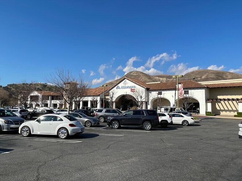 More Photos Of 26527-26351 Agoura Rd, Calabasas Storefront For Lease