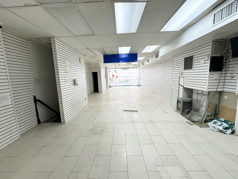 More Photos Of 349 Grand St, New York Storefront Retail Office For Lease