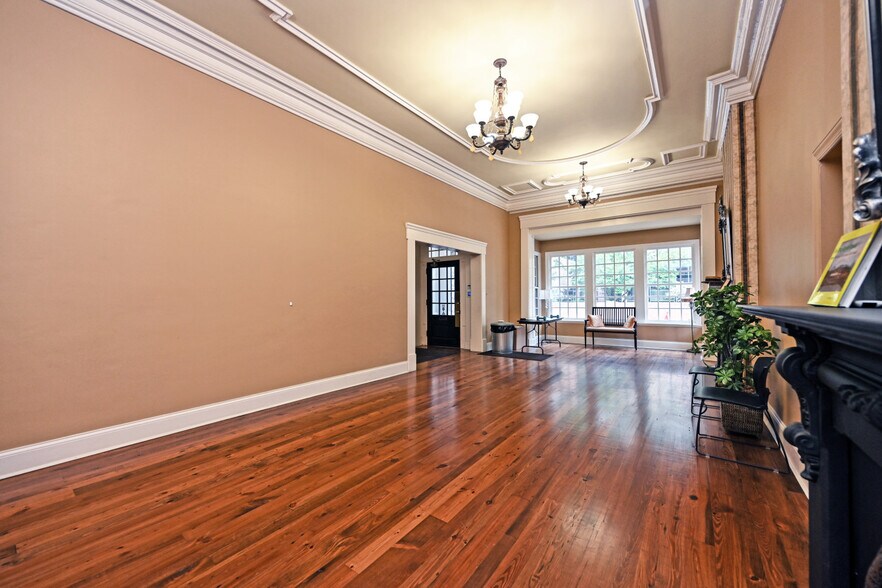 More Photos Of 19 E 8th St, Cincinnati Office For Sale