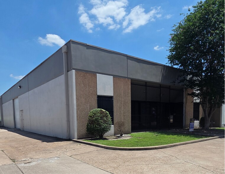 More Photos Of 10416 Rockley Rd, Houston Warehouse For Lease