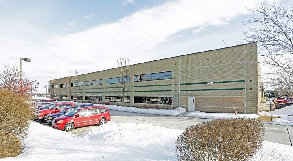 More Photos Of 3255 W Hamlin Rd, Rochester Hills Research And Development For Lease