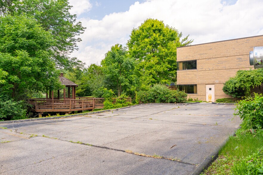 More Photos Of , Lake Orion Unknown For Sale