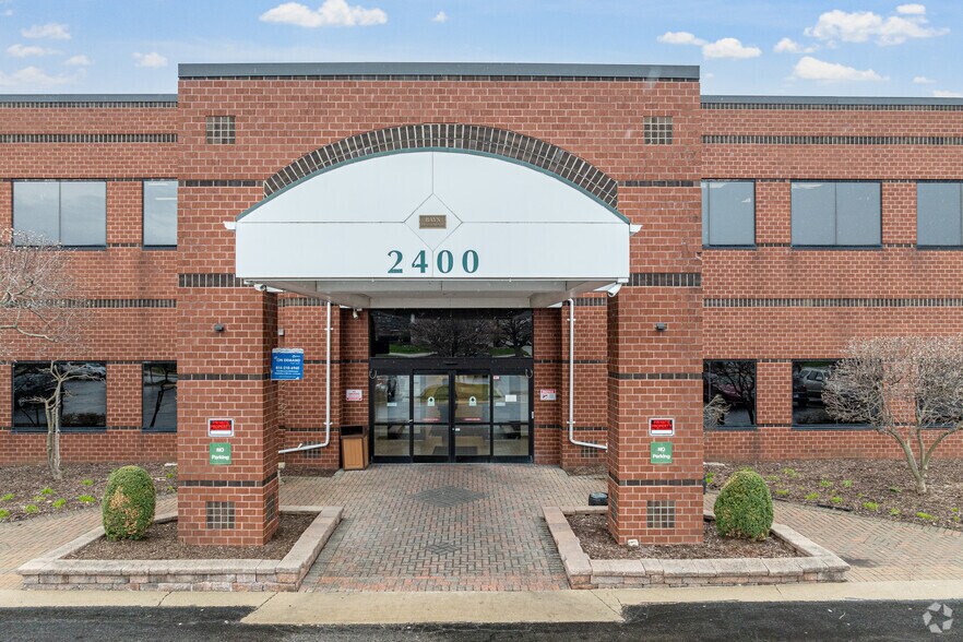 More Photos Of 2400 W Glenwood Ave, Joliet Office For Lease