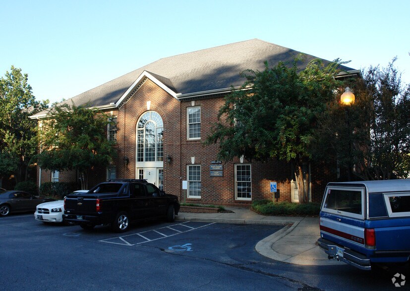 More Photos Of 109C Laurens Rd, Greenville Office Residential For Lease