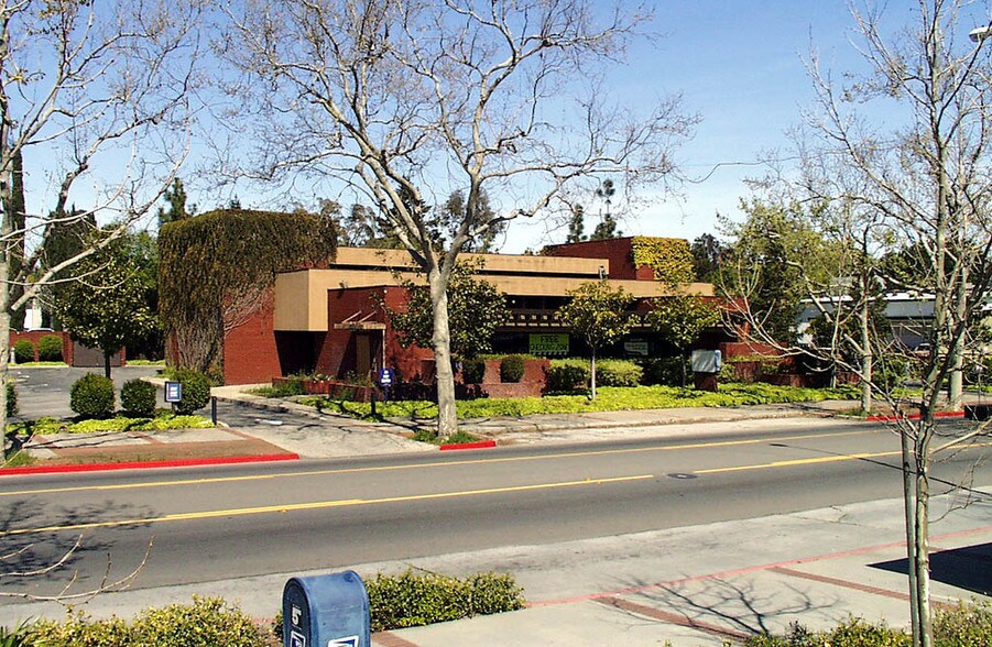 More Photos Of 449 N Santa Cruz Ave, Los Gatos Loft Creative Space For Sale