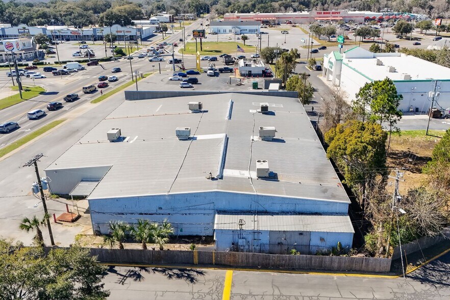 More Photos Of 4500 Mobile Hwy, Pensacola Freestanding For Sale