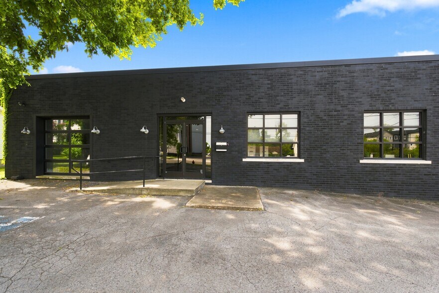 More Photos Of 6115 Robertson Ave, Nashville Warehouse For Lease