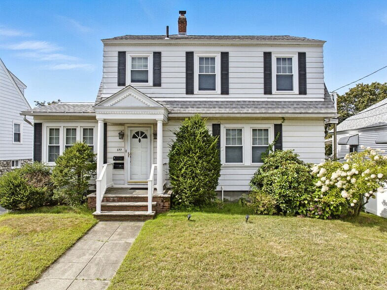 Primary Photo Of 177-179 Massachusetts Ave, North Andover Apartments For Sale