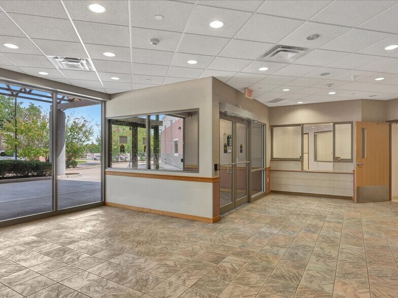 More Photos Of 700 S John Redditt Dr, Lufkin Medical For Lease