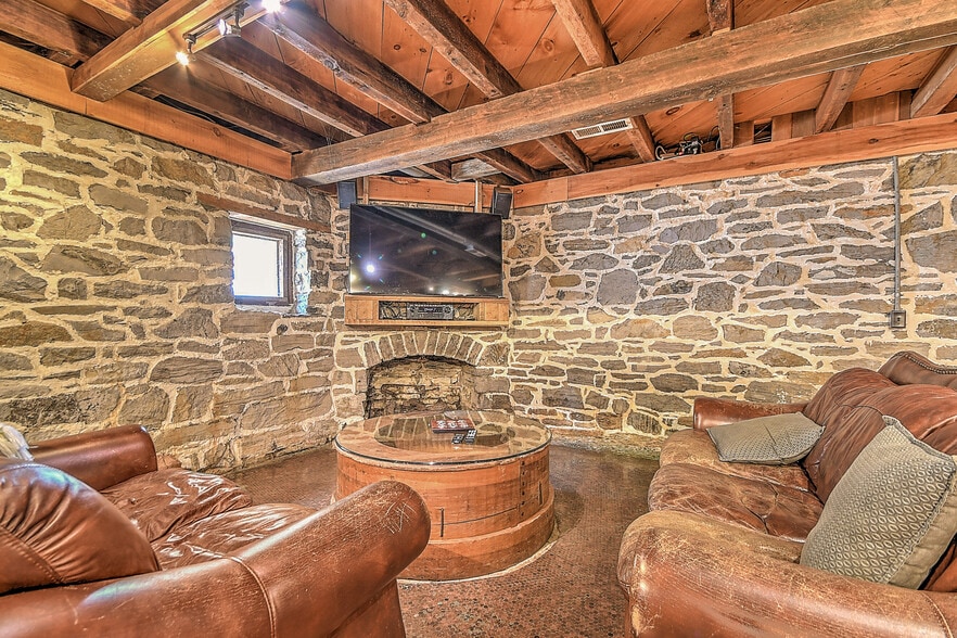 More Photos Of 715 Carson Creek Rd, Limestone Specialty For Sale