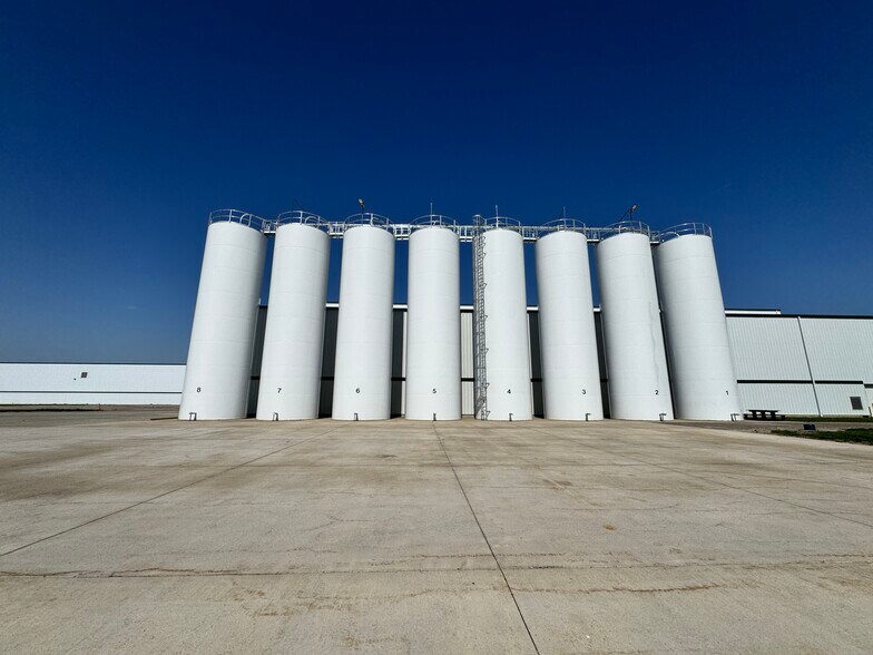 More Photos Of 202 Watertower Dr, Clyde Warehouse For Sale