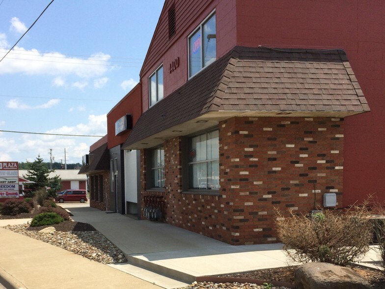 More Photos Of 4400 Portage St NW, North Canton Flex For Lease