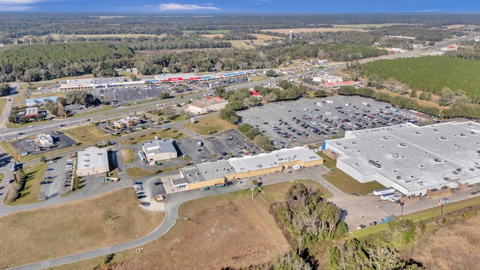 More Photos Of 2197 NW 11th Dr, Chiefland Storefront For Lease