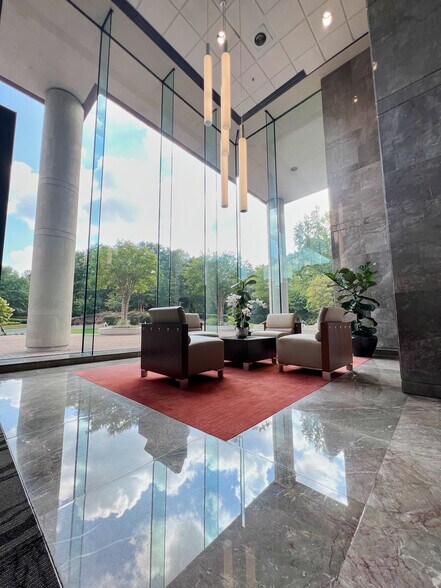 More Photos Of 9040 Roswell Rd, Atlanta Office For Lease