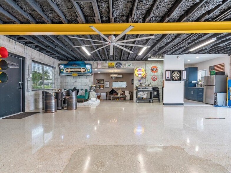 More Photos Of 2404 Hollywood Blvd, Hollywood Loft Creative Space For Lease