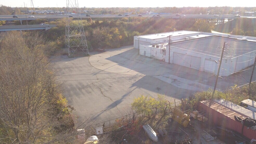 More Photos Of 3821 Industrial Blvd, Indianapolis Light Distribution For Sale