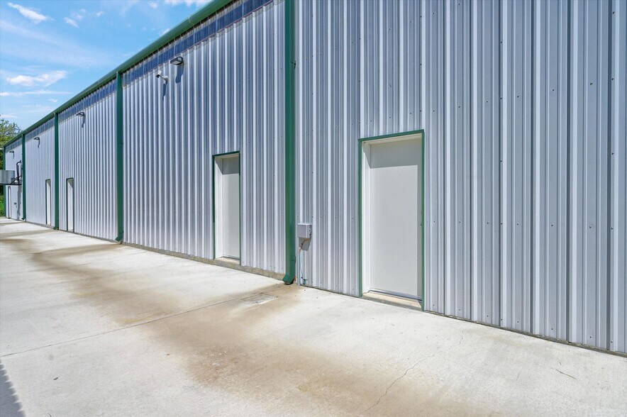 More Photos Of 2410 N Frisco Rd, Sherman Flex For Sale