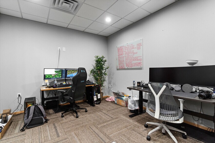 More Photos Of 1330 Rayford Park Rd, Spring Loft Creative Space For Lease