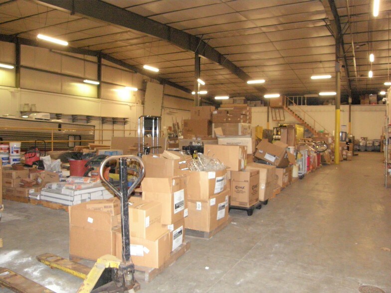 More Photos Of 2112 Industrial Dr, Niles Manufacturing For Sale