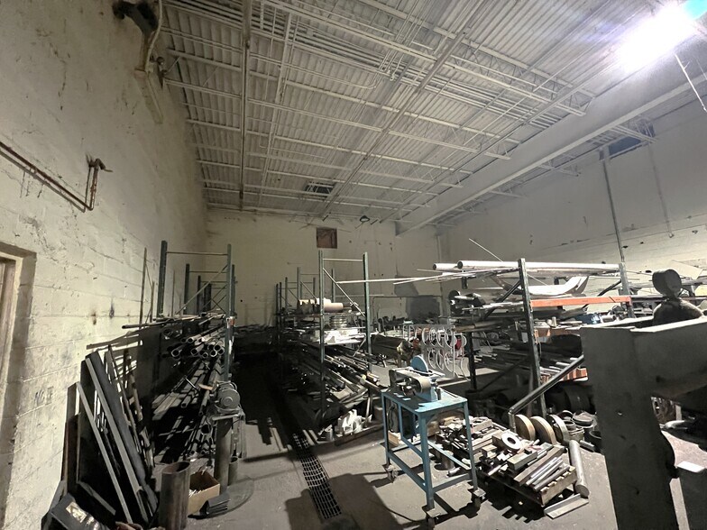 More Photos Of 152 Iodent Way, Elizabethton Warehouse For Lease