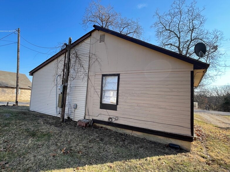 More Photos Of 2902 Clay St, De Soto Manufactured Housing Mobile Home Park For Sale