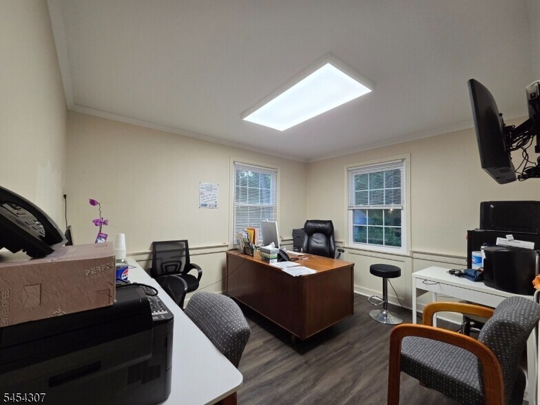 More Photos Of 19 Holly St, Cranford Medical For Lease