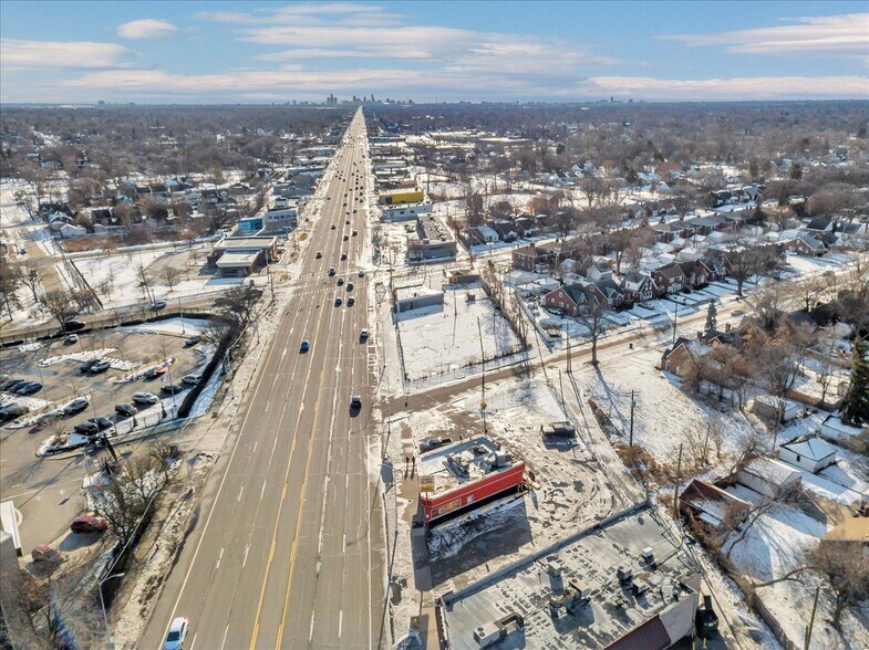 More Photos Of 14987 Gratiot Ave, Detroit Restaurant For Sale