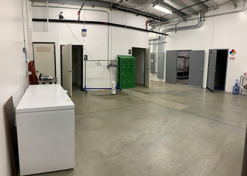 More Photos Of 6101 Washington St, Denver Warehouse For Sale