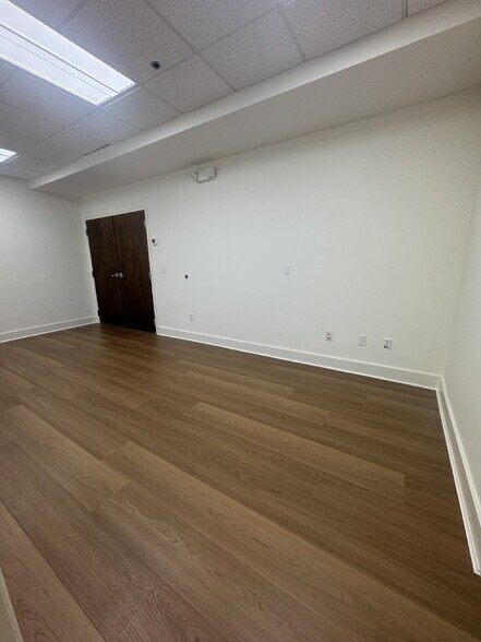 More Photos Of 10 Plantation Park Dr, Bluffton Office For Lease