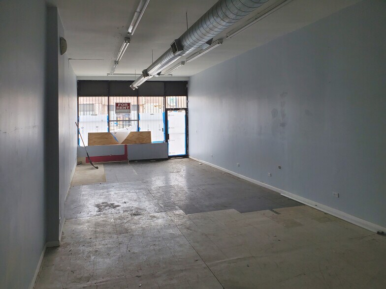 More Photos Of 5140-5144 W Madison St, Chicago Storefront Retail Office For Lease