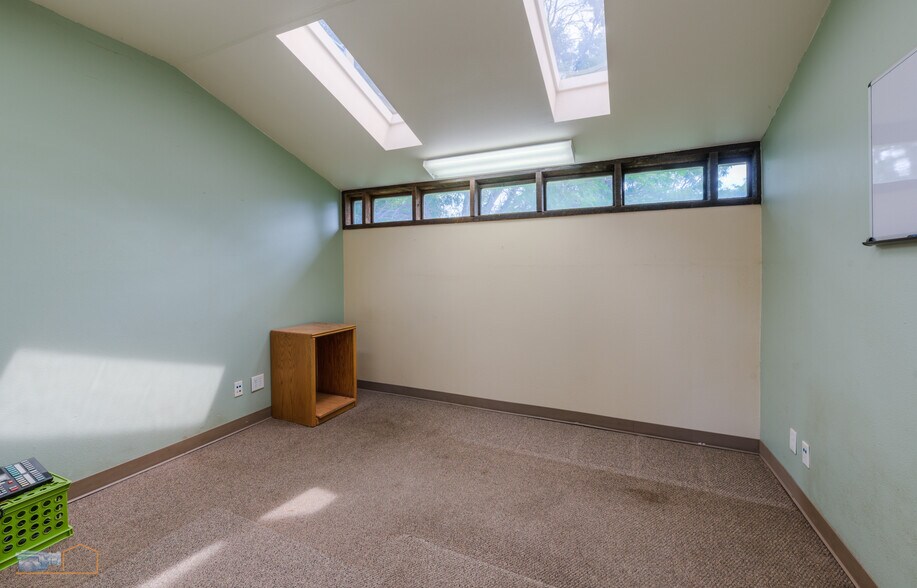 More Photos Of 1243 S Sherman Dr, Longmont Warehouse For Lease