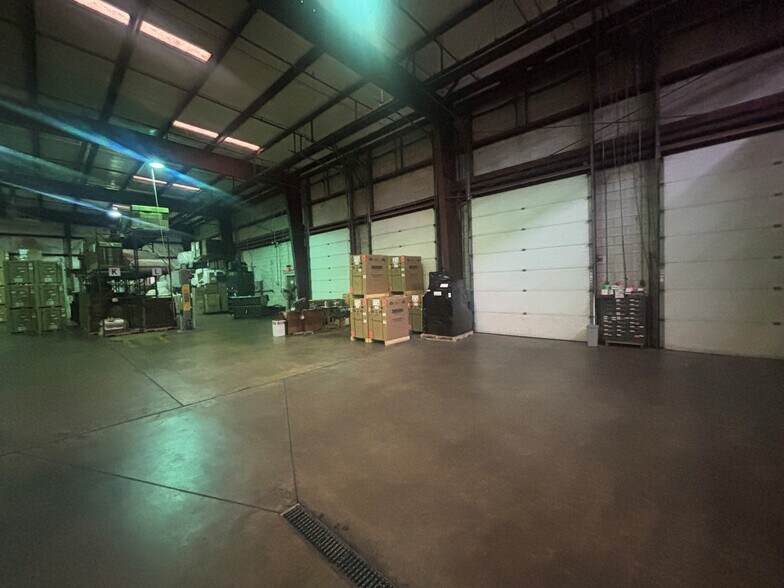 More Photos Of 5358 Robin Hood Rd, Norfolk Flex For Lease