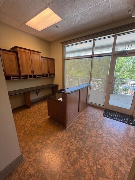 More Photos Of 1550 Hendersonville Rd, Asheville Unknown For Lease